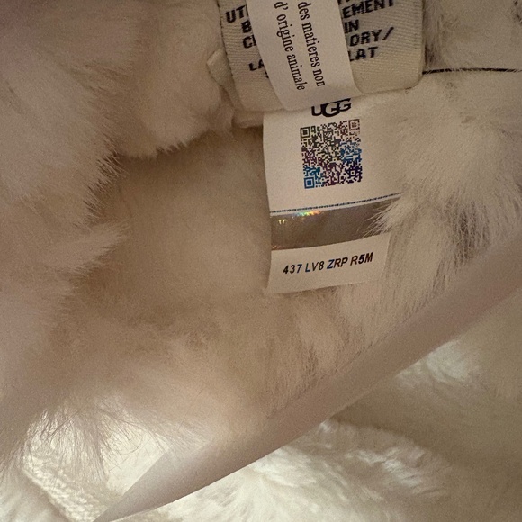 UGG Women's Faux Fur Fingerless Glove - Picture 4 of 11